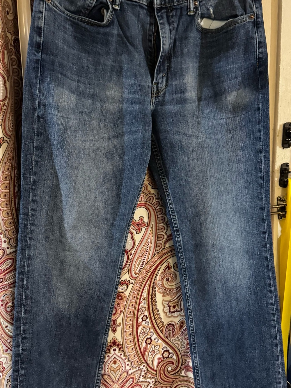 Levi's Blue Men's Denim Jeans with Leather Patch - Picture 3 of 3